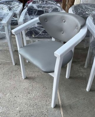 ➤Ціна 3 366 грн  Купити Стильный стул белый с подлокотниками мягкий Морже Люкс➤ ➤Стулья деревянные➤Агросвит 1С➤440306242.7ПЛМ фото